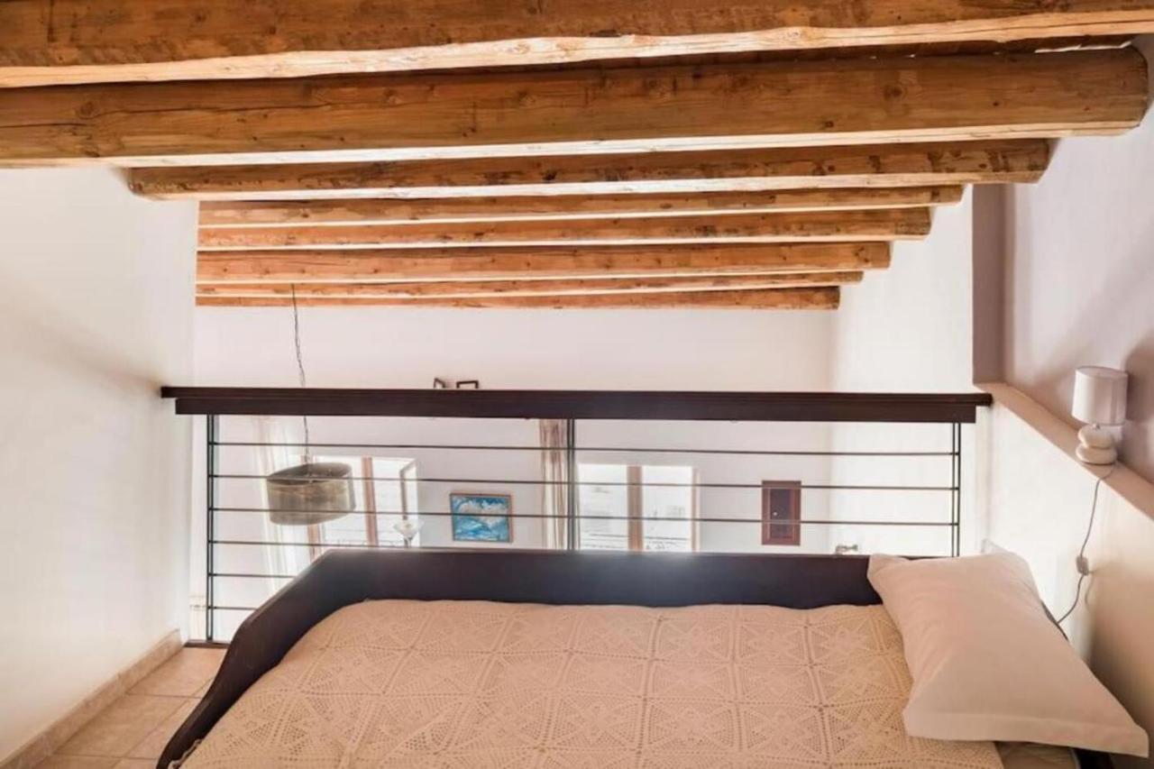 Tavola tonda apartament Palermo Esterno foto